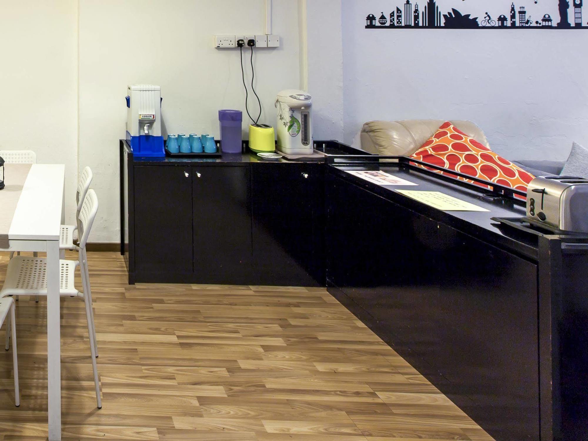 New Society Backpackers Hostel สิงคโปร์ ภายนอก รูปภาพ